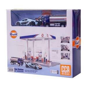 Բենզալցակայան իր մեքենաներով Gulf